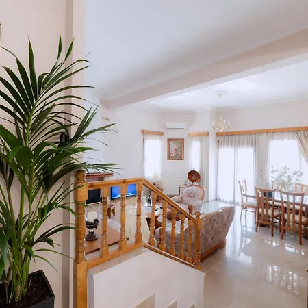 Lala Luxury House بيت للعطل