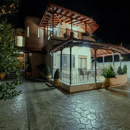 Lala Luxury House Сasa de vacaciones *